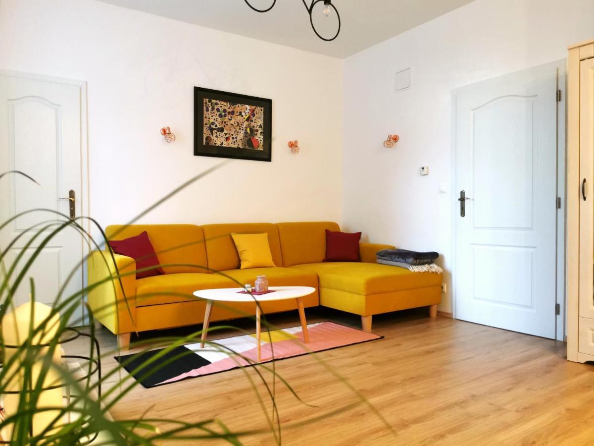 Cozyhome The Castle Apartment - Spacious, Quiet, High Ceiling Bratislava Exteriér fotografie