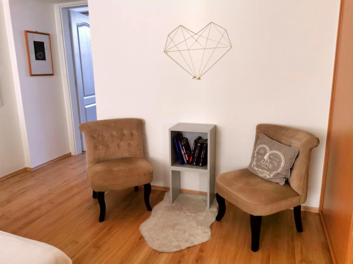 Cozyhome The Castle Apartment - Spacious, Quiet, High Ceiling Bratislava Exteriér fotografie