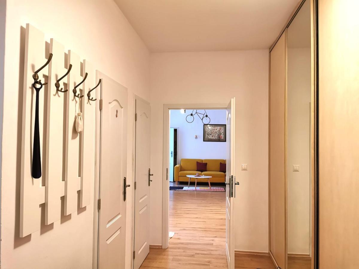 Cozyhome The Castle Apartment - Spacious, Quiet, High Ceiling Bratislava Exteriér fotografie